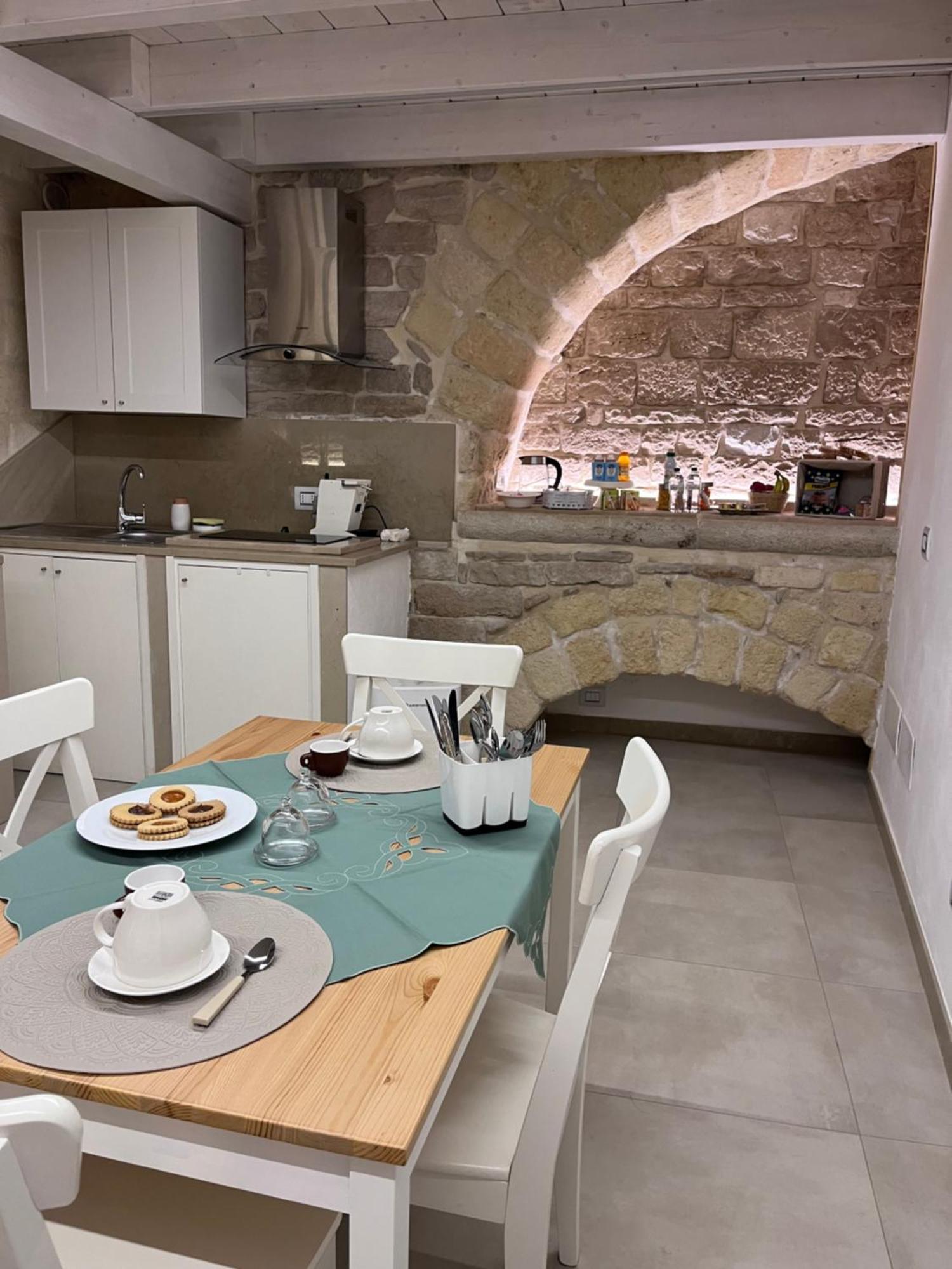 Epoca Suite House Trani Exterior foto